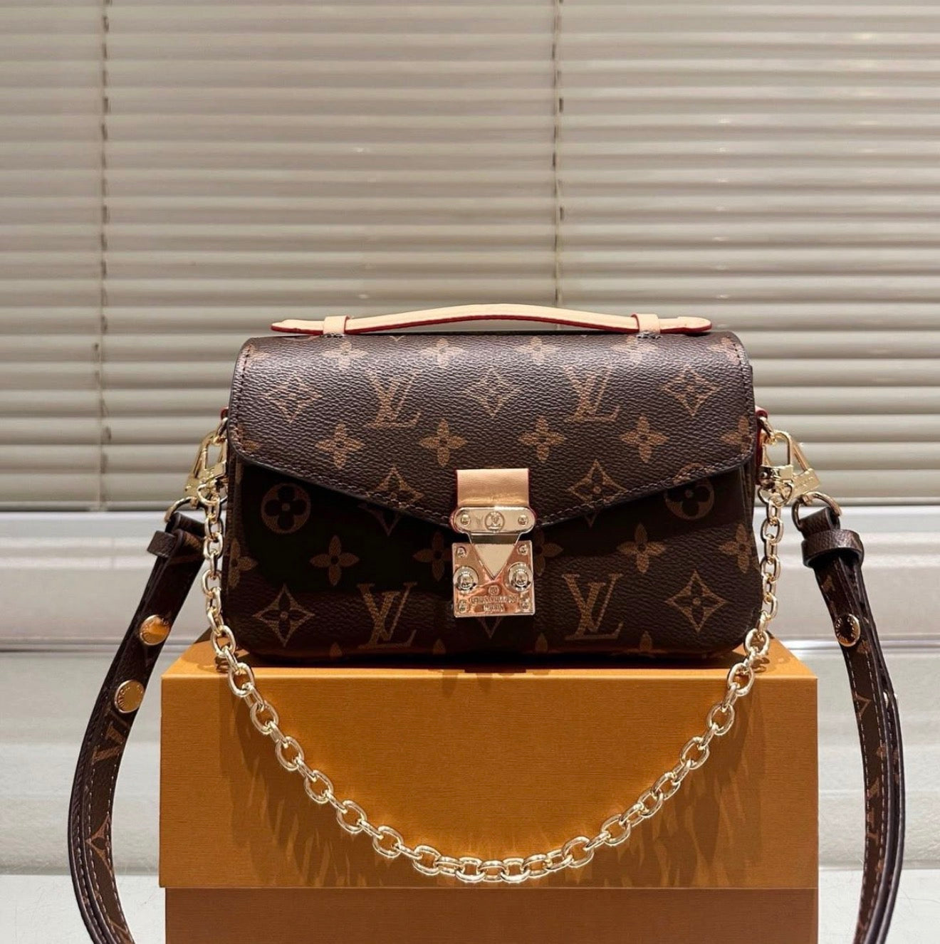 Louis Vuitton Pochette Métis East West Monogram Canvas
