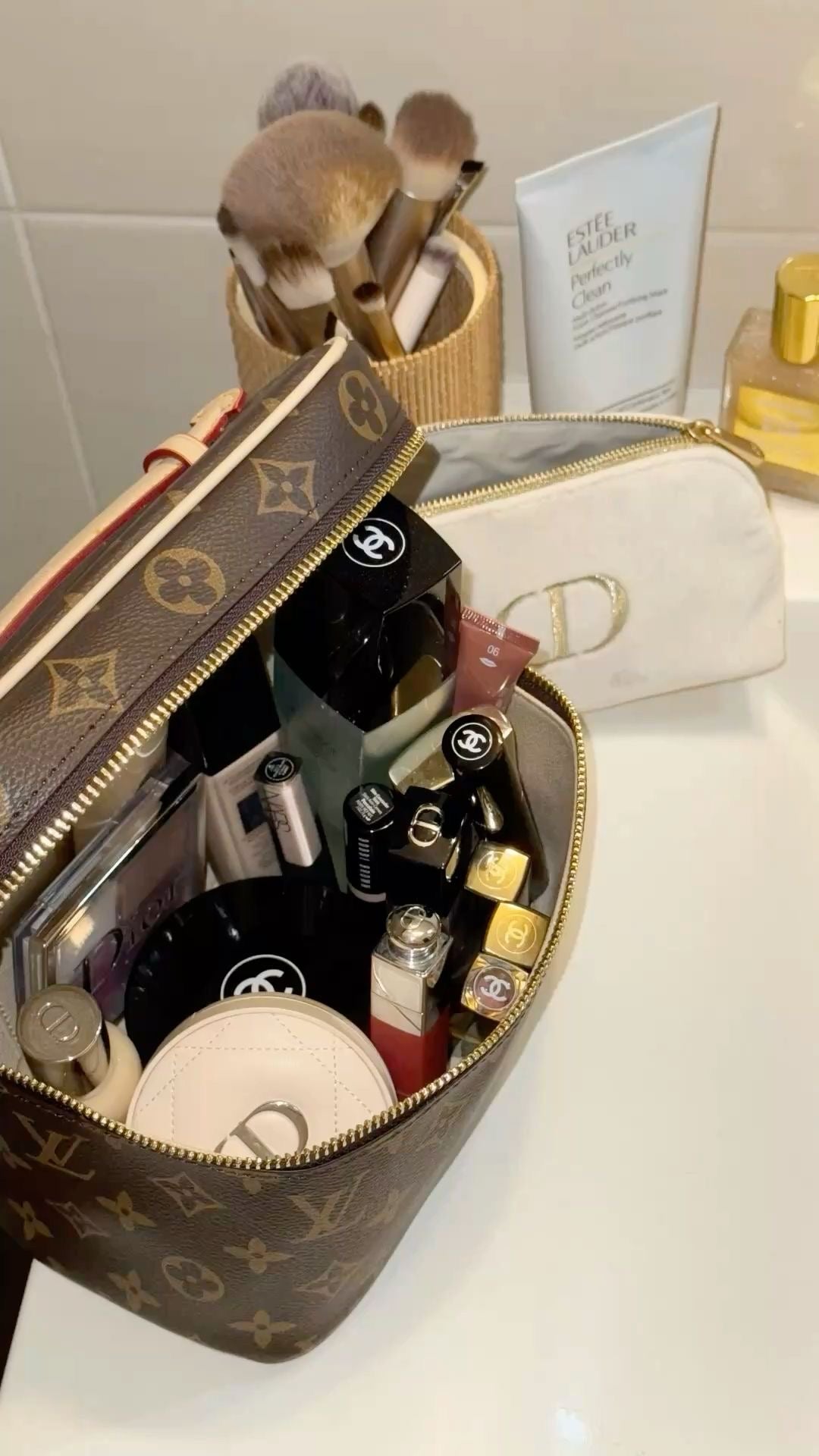 Nice BB vanity LV Size M