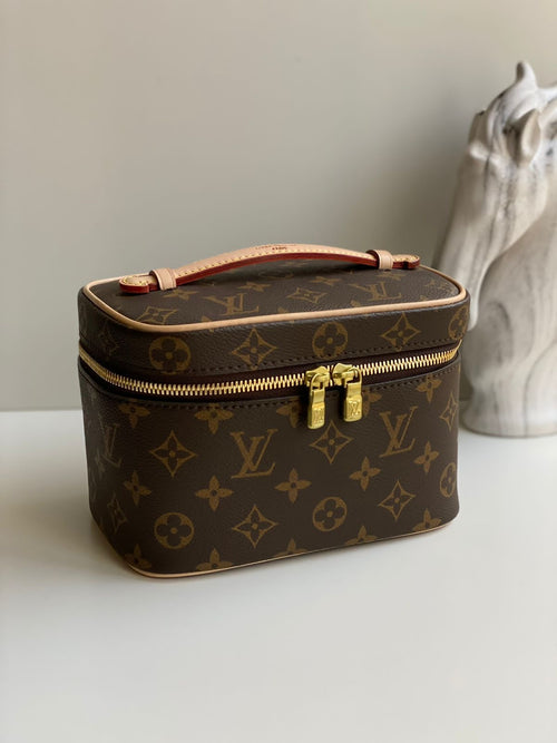 Nice BB vanity LV Size M