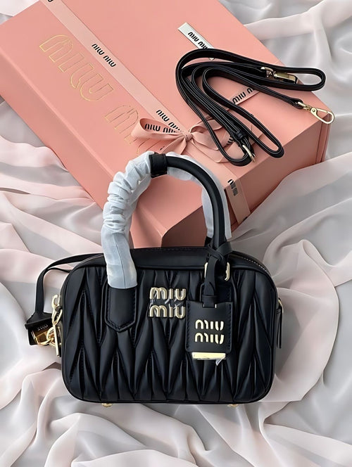 Sac à mains MIU MIU noir